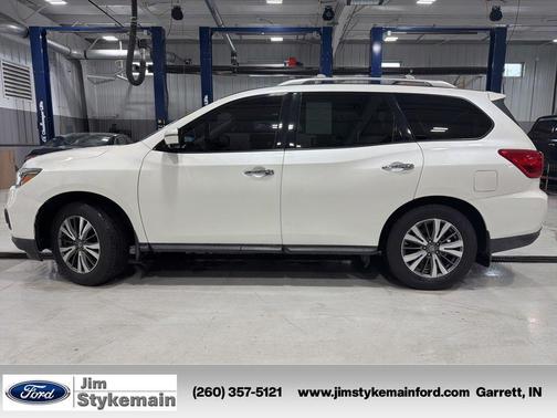 2017 Nissan Pathfinder SL