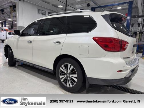 2017 Nissan Pathfinder SL