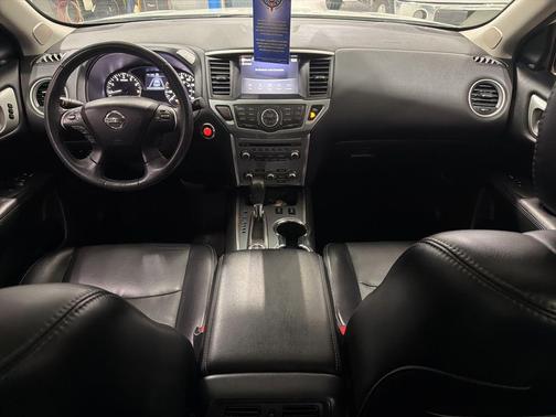 2017 Nissan Pathfinder SL