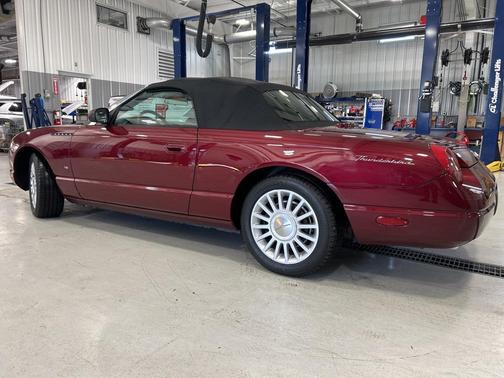 2004 Ford Thunderbird Base