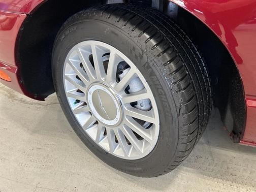 2004 Ford Thunderbird Base