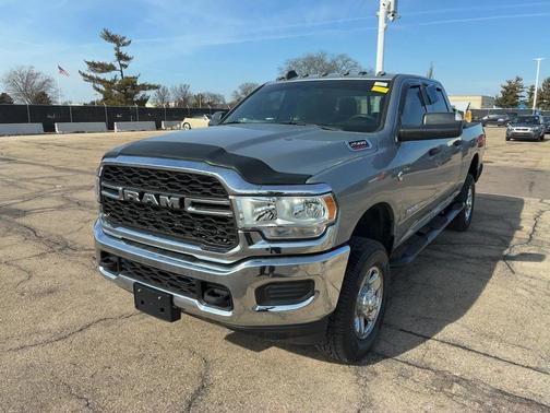 2021 RAM 2500 Tradesman Crew Cab 4x4 6'4' Box