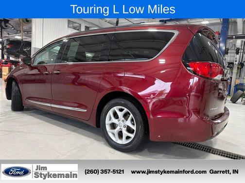 Velvet Red Pearlcoat 2017 Chrysler Pacifica Touring-L