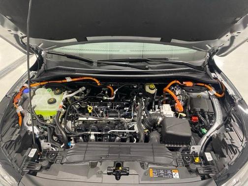 Iconic Silver Metallic 2024 Ford Escape PHEV SE