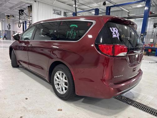 2020 Chrysler Pacifica Touring