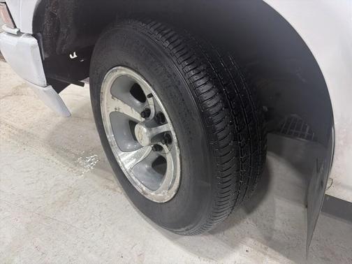 2000 Chevrolet S-10 Base