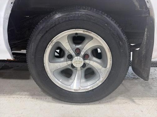 2000 Chevrolet S-10 Base