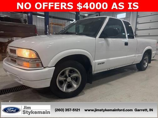 2000 Chevrolet S-10 Base