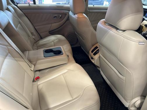 2013 Ford Taurus SEL