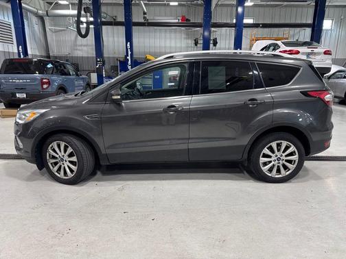 White Platinum Metallic Tri-Coat 2017 Ford Escape Titanium