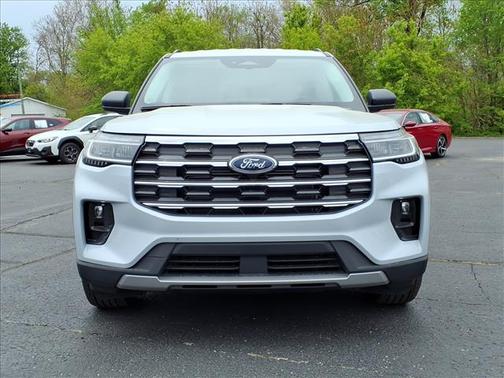 Space White Metallic 2026 Ford Explorer Active