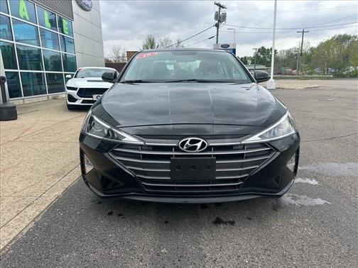 Phantom Black 2019 Hyundai ELANTRA SE