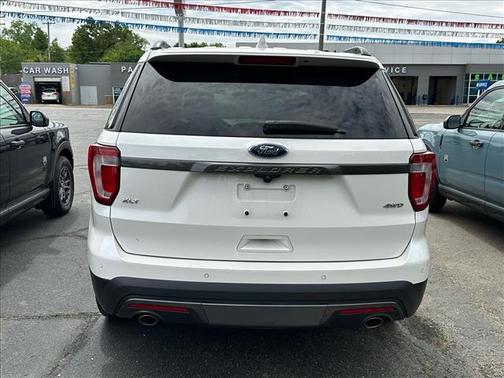 White 2017 Ford Explorer XLT