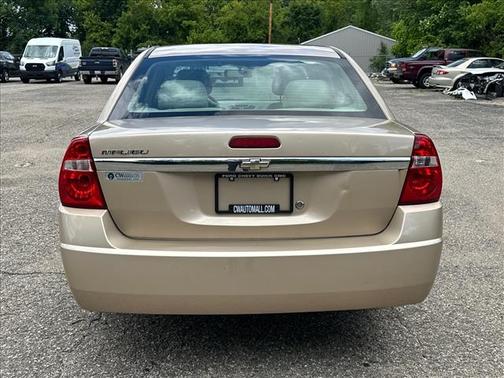 Tan 2005 Chevrolet Malibu Base