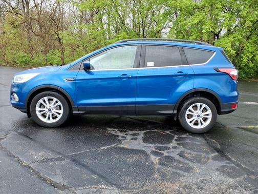 Blue 2017 Ford Escape SE