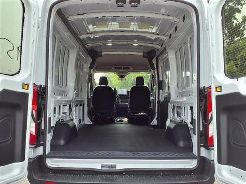2025 Ford Transit-250 148 WB Medium Roof Cargo