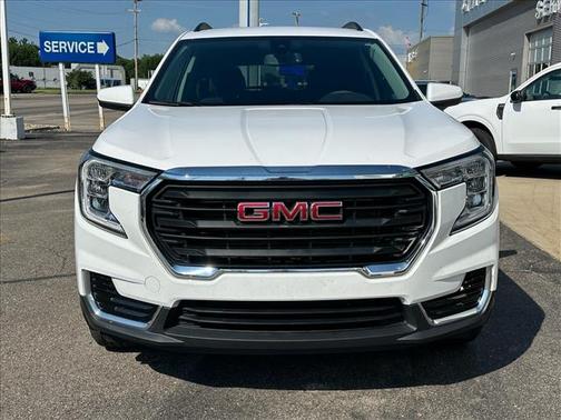 White 2024 GMC Terrain SLE