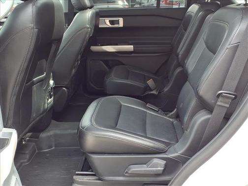 White 2023 Ford Explorer Limited