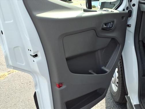 2025 Ford Transit-250 148 WB Medium Roof Cargo