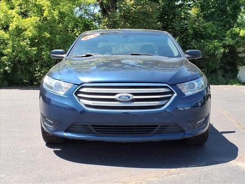 Blue 2016 Ford Taurus SEL