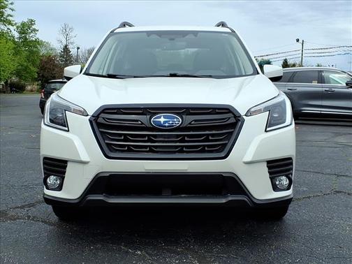 Crystal White Pearl 2023 Subaru Forester Premium