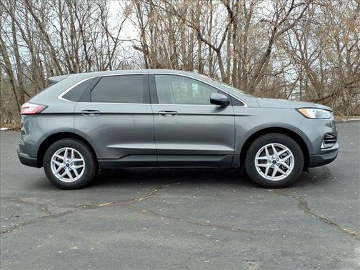 Carbonized Gray Metallic 2022 Ford Edge SEL