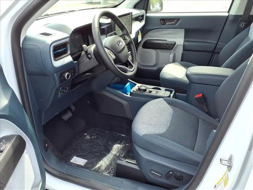 Oxford White Clearcoat 2026 Ford Maverick XLT