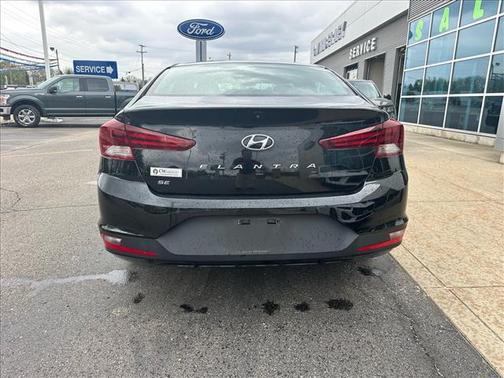 Phantom Black 2019 Hyundai ELANTRA SE