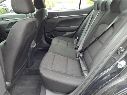 Black 2019 Hyundai ELANTRA SE