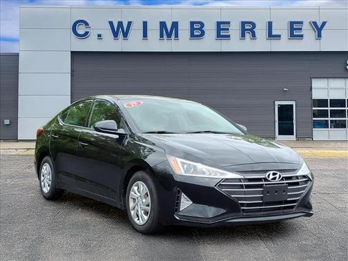 Black 2019 Hyundai ELANTRA SE