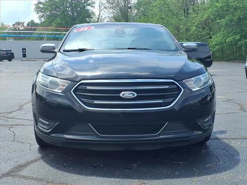 Black 2016 Ford Taurus Limited