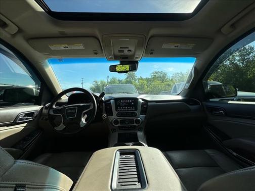 Tan 2017 GMC Yukon SLT