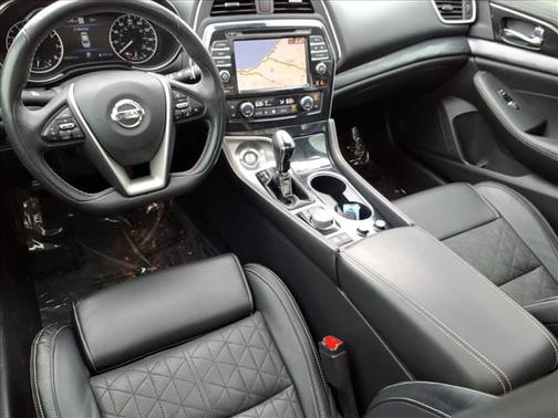 White 2019 Nissan Maxima 3.5 Platinum