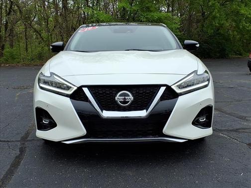 White 2019 Nissan Maxima 3.5 Platinum