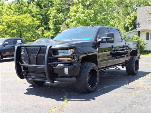 Black 2018 Chevrolet Silverado 1500 LT