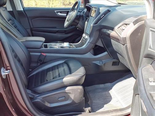 Burgundy Velvet Metallic Tinted Clearcoat 2023 Ford Edge SEL