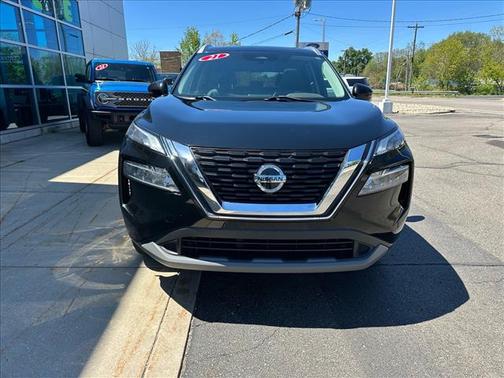 Black 2021 Nissan Rogue SV