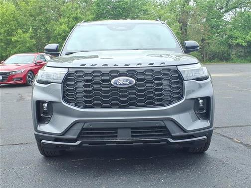 Carbonized Gray Metallic 2026 Ford Explorer ST-Line