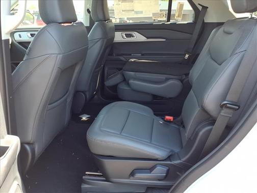 Star White 2026 Ford Explorer Active
