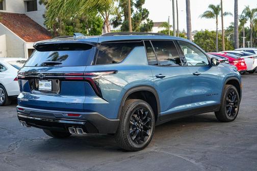 Lakeshore Blue Metallic 2026 Chevrolet Traverse LT