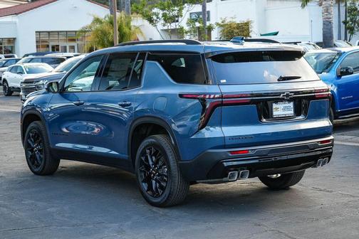 Lakeshore Blue Metallic 2026 Chevrolet Traverse LT