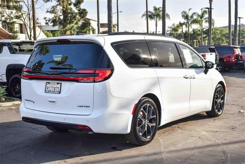 2025 Chrysler Pacifica Limited