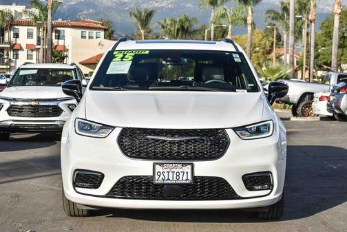 2025 Chrysler Pacifica Limited