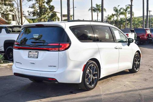2025 Chrysler Pacifica Limited