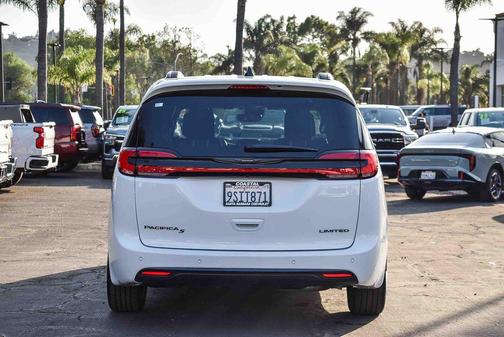 2025 Chrysler Pacifica Limited