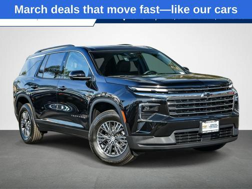 Mosaic Black Metallic 2026 Chevrolet Traverse LT