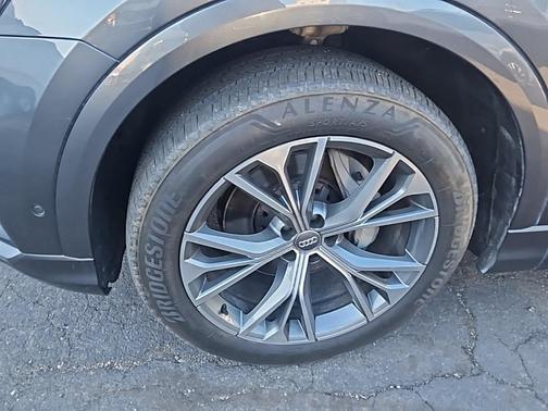 2021 Audi Q8 55 Premium Plus