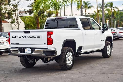 Summit White 2026 Chevrolet Silverado 2500 LT