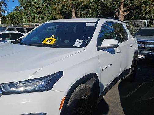 2022 Chevrolet Traverse LT Cloth