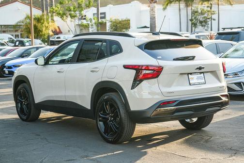 White Sands 2026 Chevrolet Trax FWD ACTIV